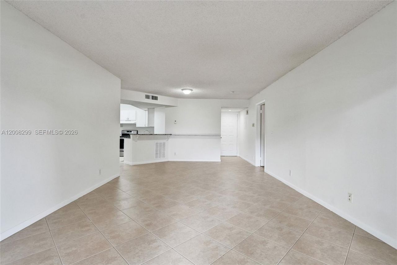 8721 Wiles Rd , Unit 101, Coral Springs, FL 33067 Photo