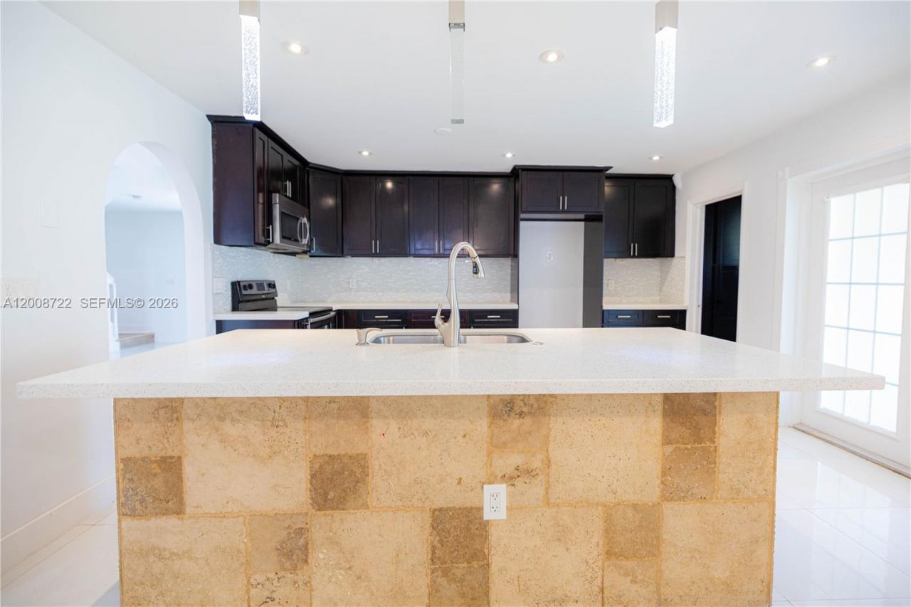510 NW 207th Ave, Pembroke Pines, FL 33029 Photo