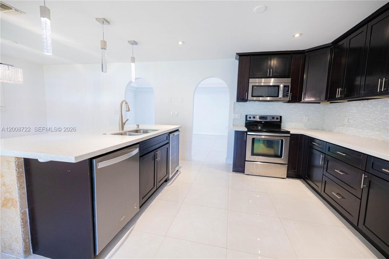 510 NW 207th Ave, Pembroke Pines, FL 33029 Photo