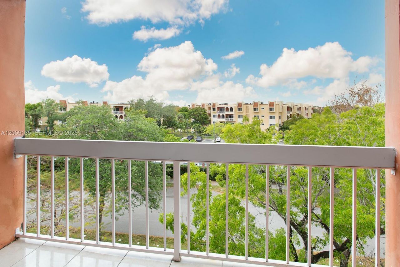 8101 Camino Real, Unit C401, Miami, FL 33143 Photo