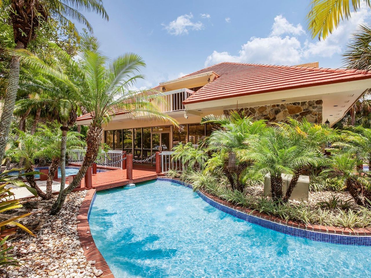 8101 Camino Real, Unit C401, Miami, FL 33143 Photo