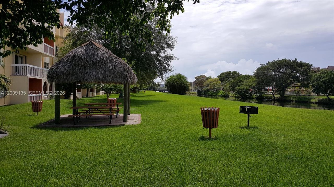 8101 Camino Real, Unit C401, Miami, FL 33143 Photo