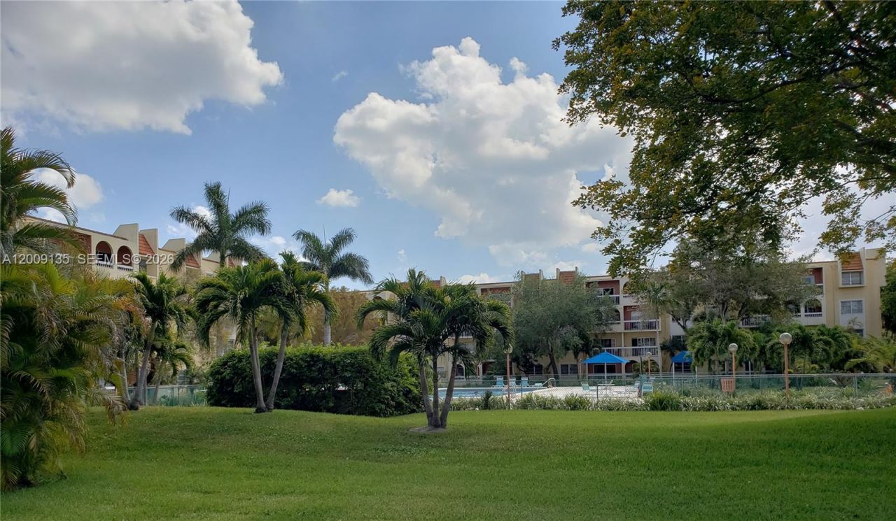 8101 Camino Real, Unit C401, Miami, FL 33143 Photo
