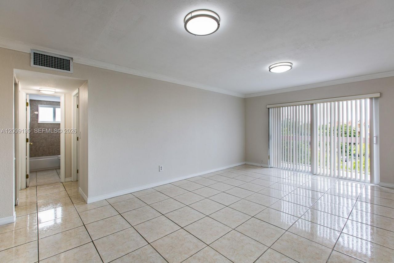 8101 Camino Real, Unit C401, Miami, FL 33143 Photo
