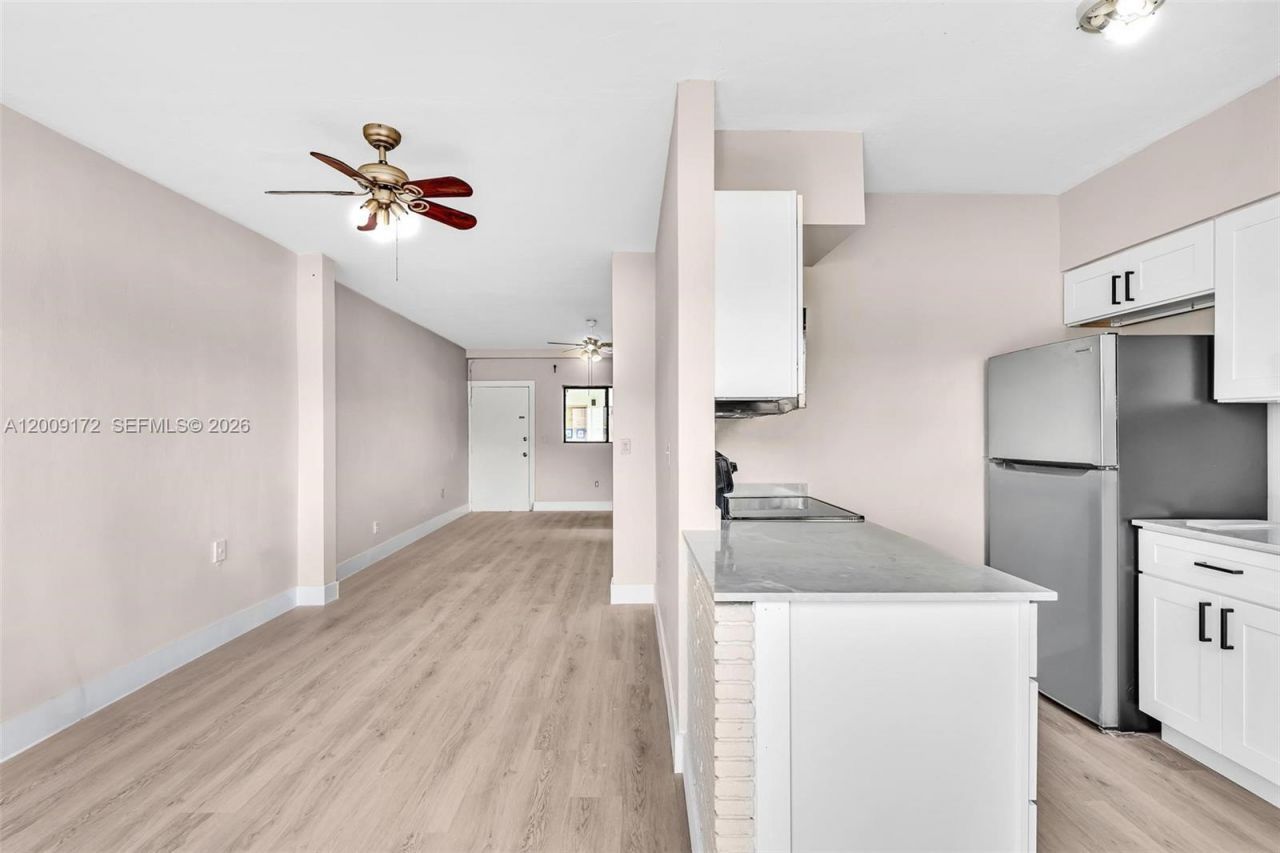 1165 Marseille Dr, Unit 19, Miami Beach, FL 33141 Photo