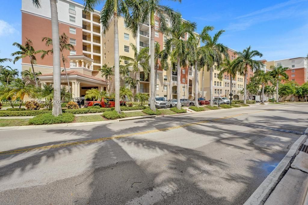 17100 N Bay Rd , Unit 1511, Sunny Isles Beach, FL 33160 Photo