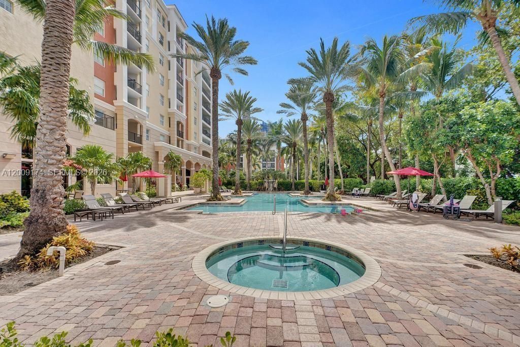 17100 N Bay Rd , Unit 1511, Sunny Isles Beach, FL 33160 Photo