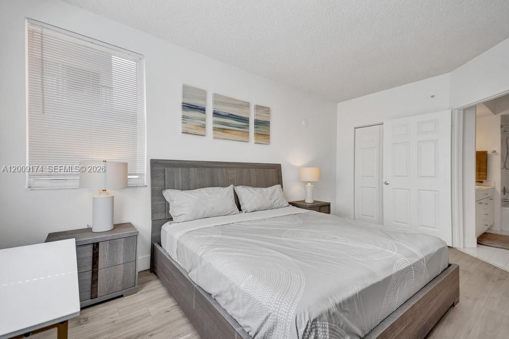 17100 N Bay Rd , Unit 1511, Sunny Isles Beach, FL 33160 Photo