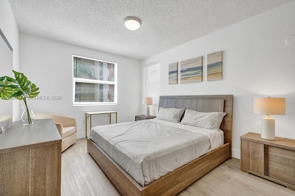 17100 N Bay Rd , Unit 1511, Sunny Isles Beach, FL 33160 Photo