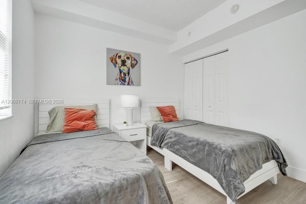 17100 N Bay Rd , Unit 1511, Sunny Isles Beach, FL 33160 Photo