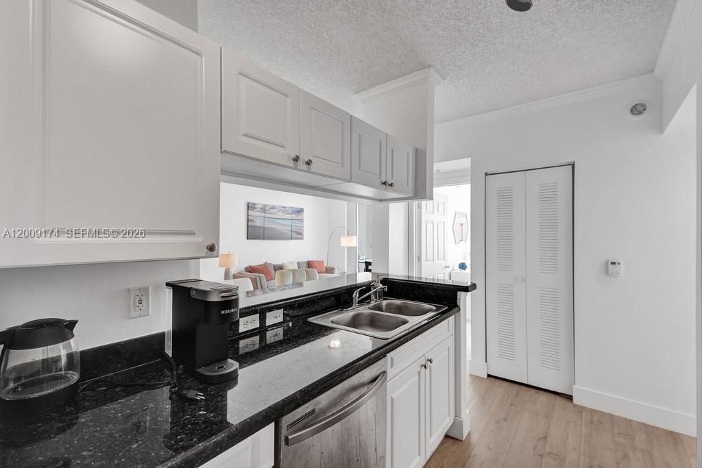 17100 N Bay Rd , Unit 1511, Sunny Isles Beach, FL 33160 Photo