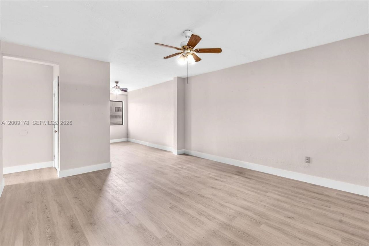 1165 Marseille Dr, Unit 20, Miami Beach, FL 33141 Photo