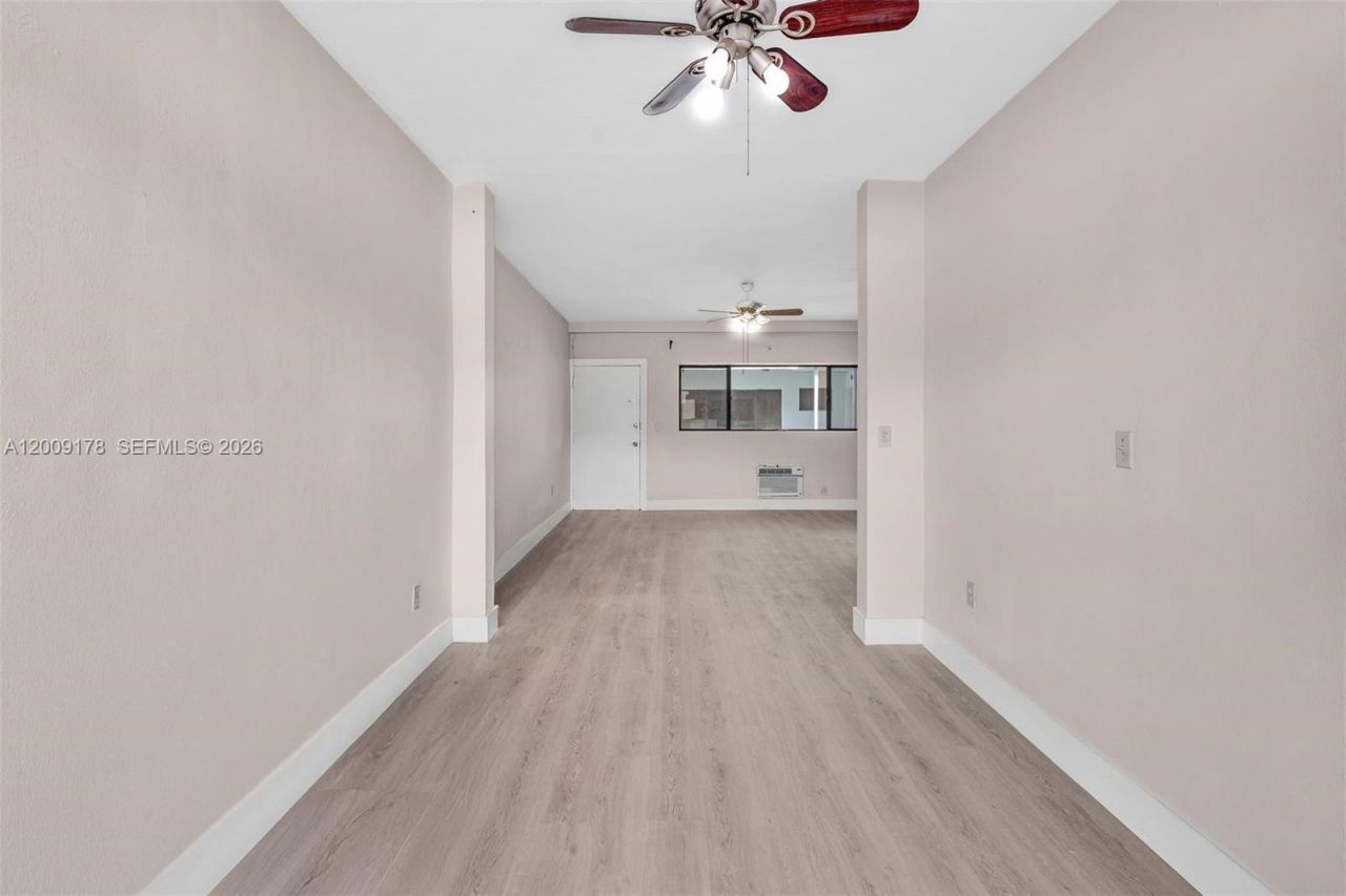 1165 Marseille Dr, Unit 20, Miami Beach, FL 33141 Photo