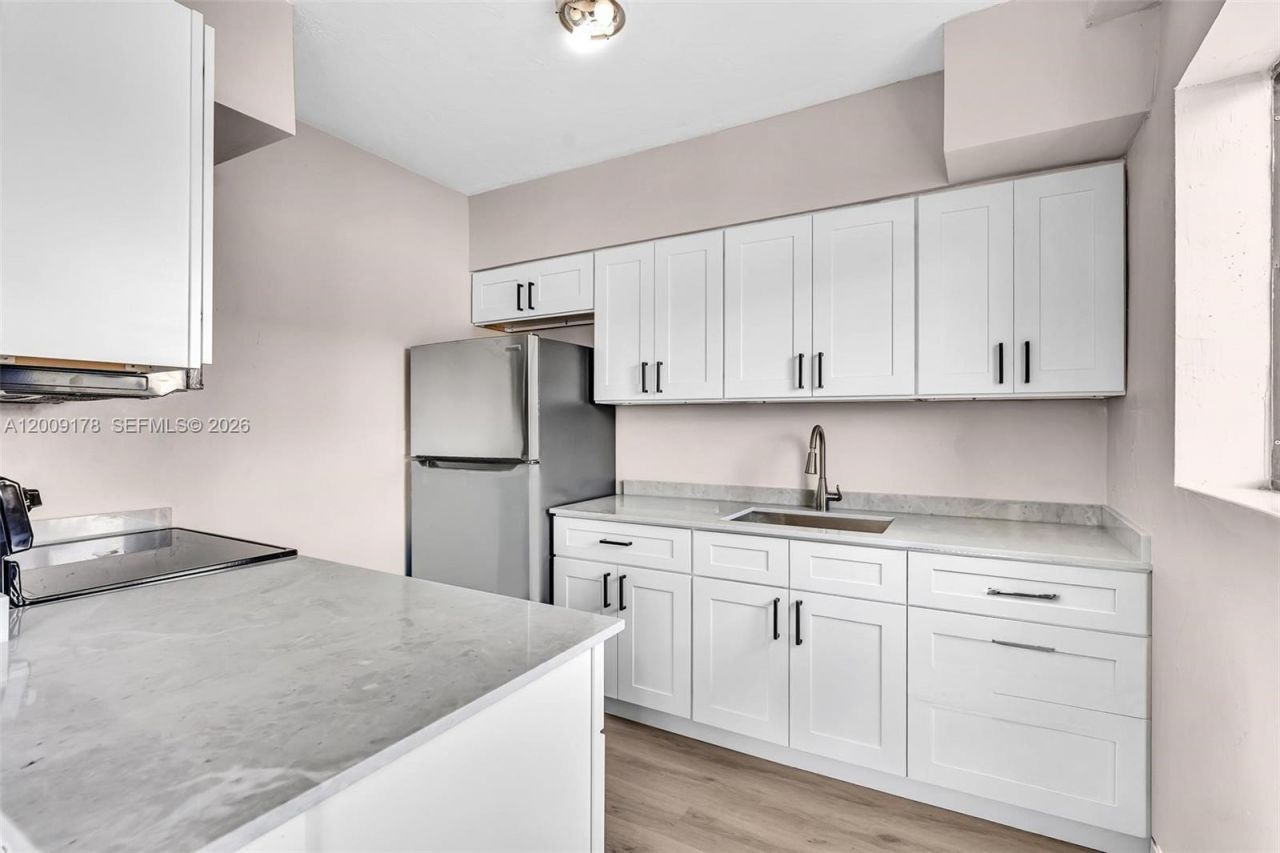 1165 Marseille Dr, Unit 20, Miami Beach, FL 33141 Photo