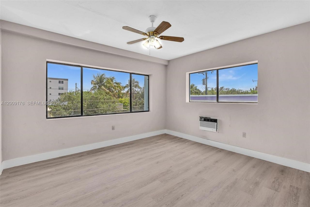 1165 Marseille Dr, Unit 20, Miami Beach, FL 33141 Photo