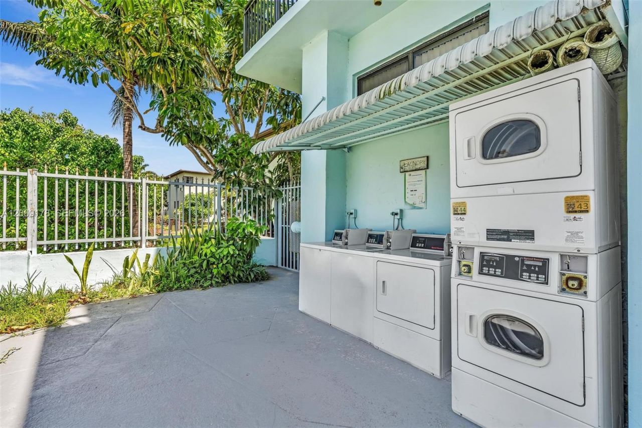 1165 Marseille Dr, Unit 20, Miami Beach, FL 33141 Photo