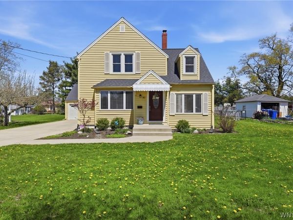 82 Allendale Road, West Seneca, NY 14224