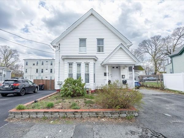 21 Pine Ave, Brockton, MA 02301