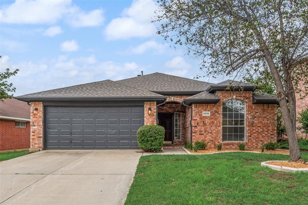 4205 Boulder Park Drive, Fort Worth, TX 76040 Main Photo