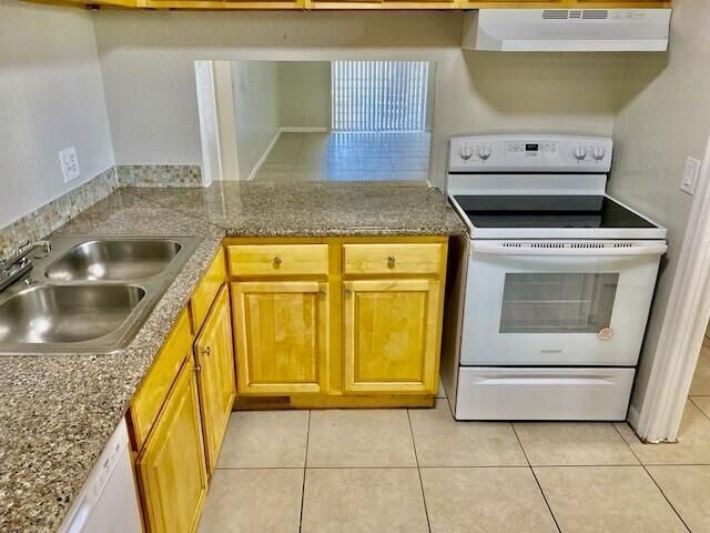 200 Croton Avenue, Unit 208, Lantana, FL 33462 Photo