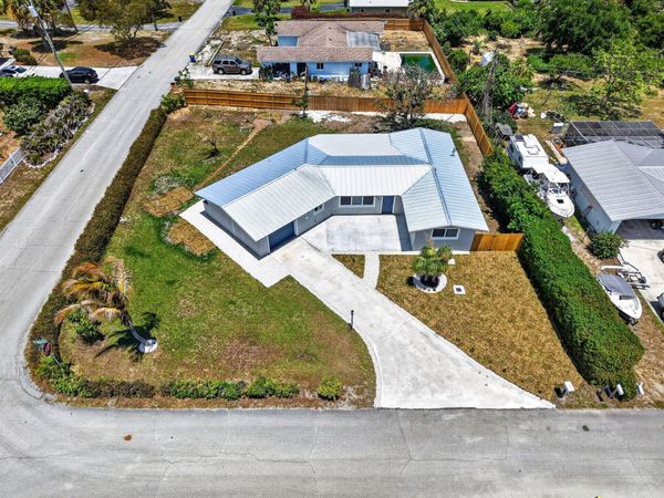 9361 SE Duncan Street, Hobe Sound, FL 33455