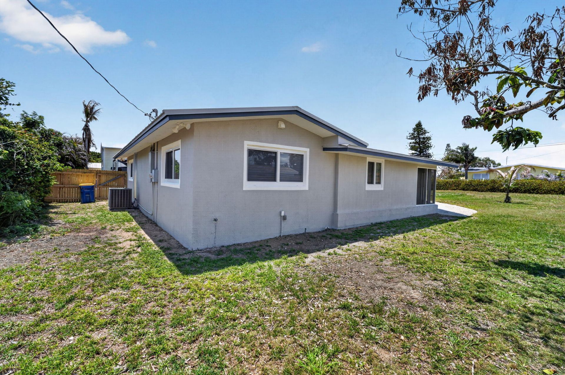 9361 SE Duncan Street, Hobe Sound, FL 33455 Photo