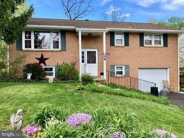 733 BEACH STREET, READING, PA 19605