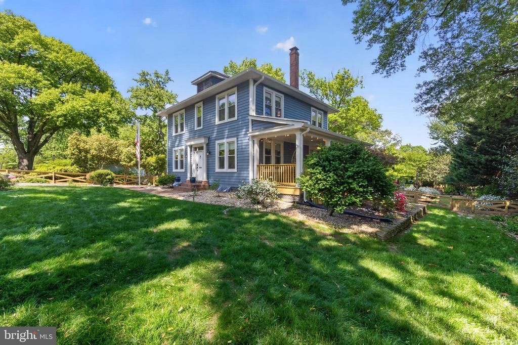 805 N Quaker Lane, Alexandria, VA 22302 Main Photo