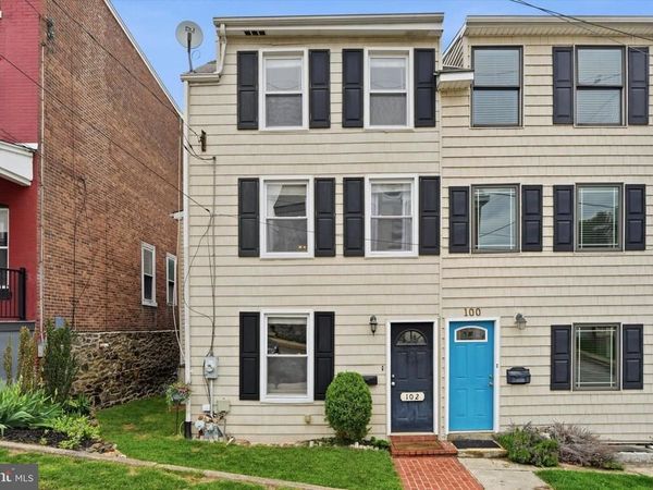 102 CEDAR AVENUE, CONSHOHOCKEN, PA 19428