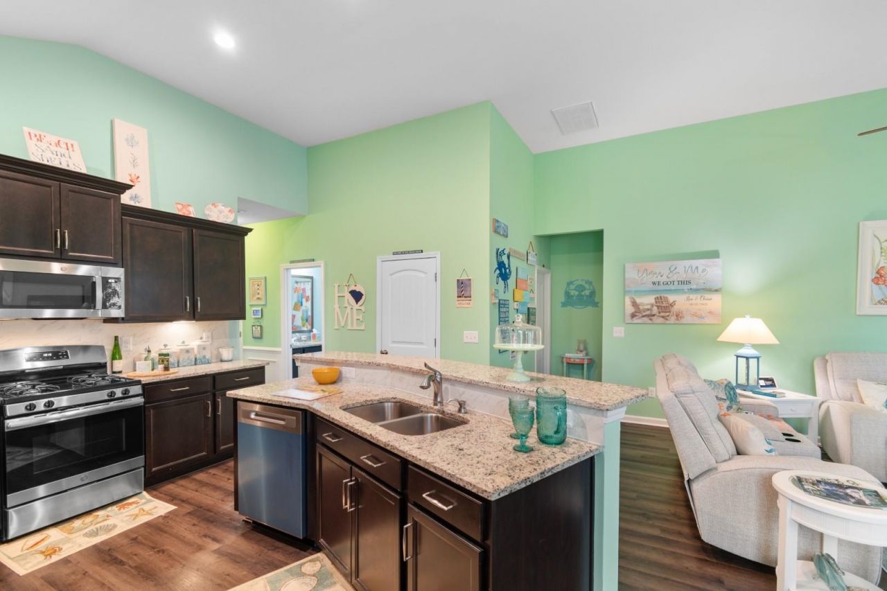 941 Witherbee Way Photo 7