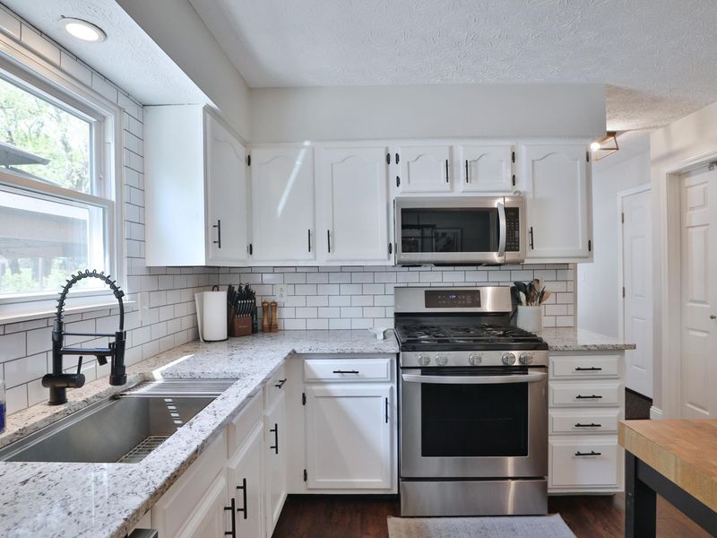 3463 En-Joie Drive, Columbus, OH 43228 Photo 14