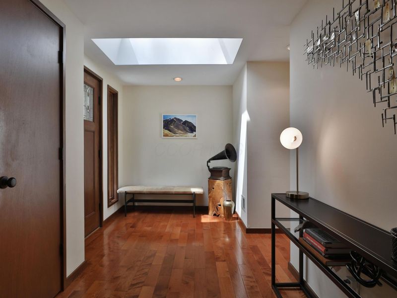 815 Lookout Point Drive, Columbus, OH 43235 Photo 10