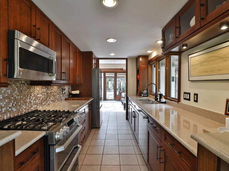 815 Lookout Point Drive, Columbus, OH 43235 Photo 30