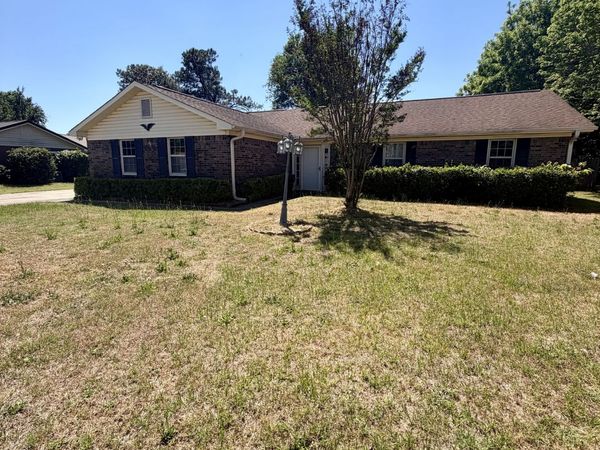 131 Foxwood Circle, Bonaire, GA 31005