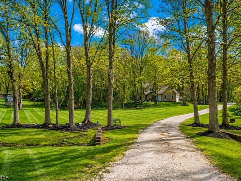 6385 Sylvian Street NW, North Canton, OH 44720 Photo 2