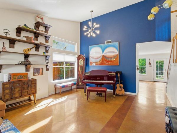 8920 W Hove LOOP, Austin, TX 78749