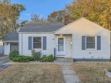 18 Park Lane , Hopkins, MN 55343