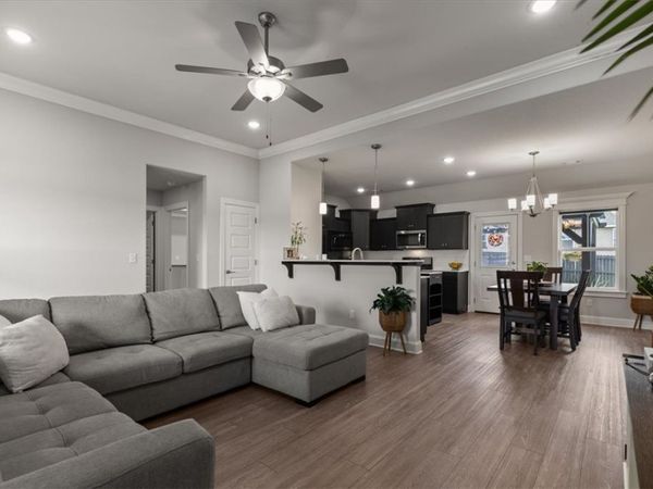 172 Brooke Street, Huntsville, AR 72740