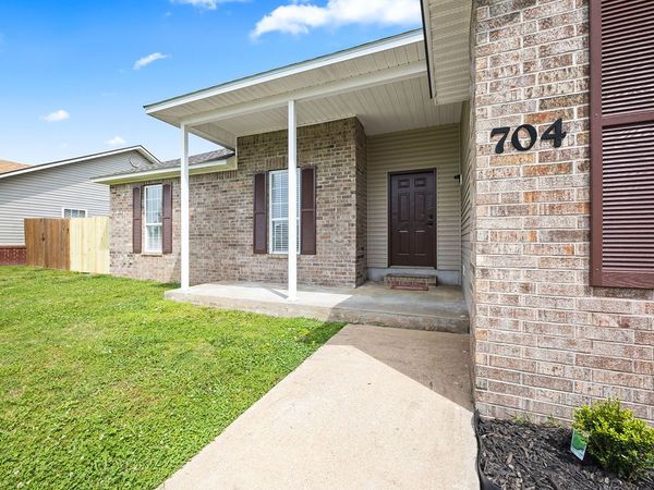 704 SW Charlotte Street , Gravette, AR 72736