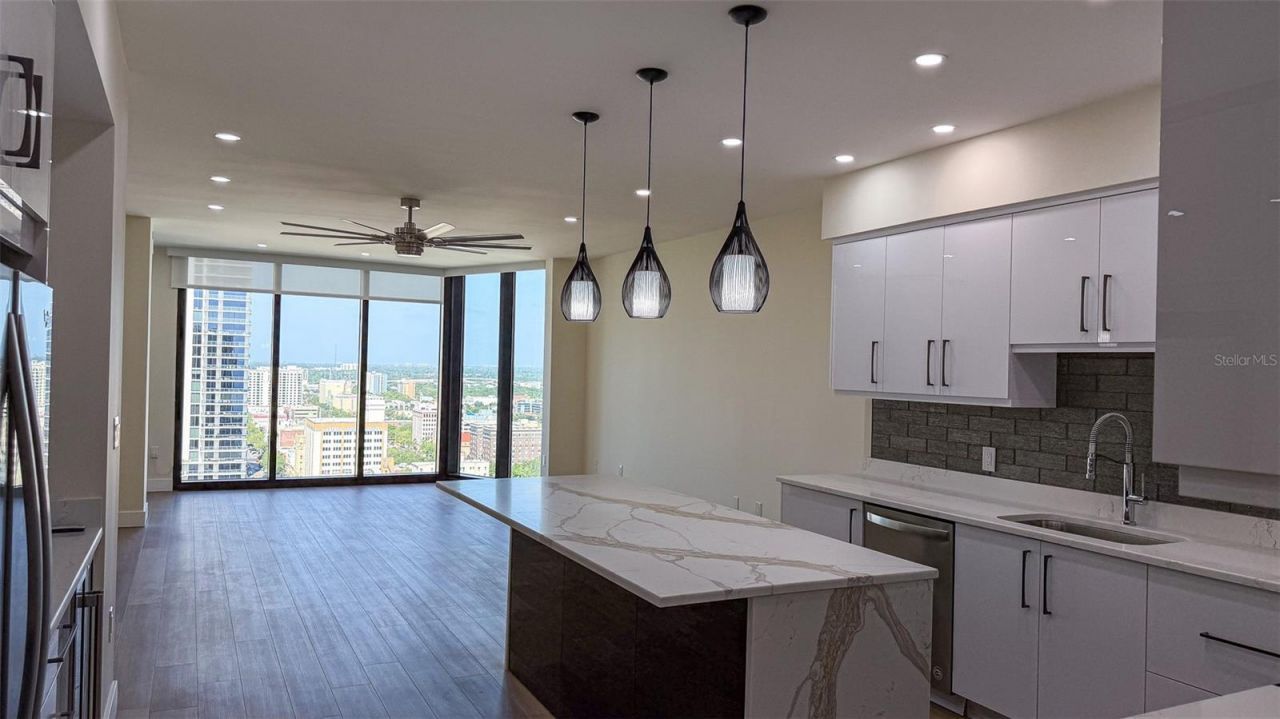 1 Beach Drive Se, Unit 2512, Saint Petersburg, FL 33701 Photo