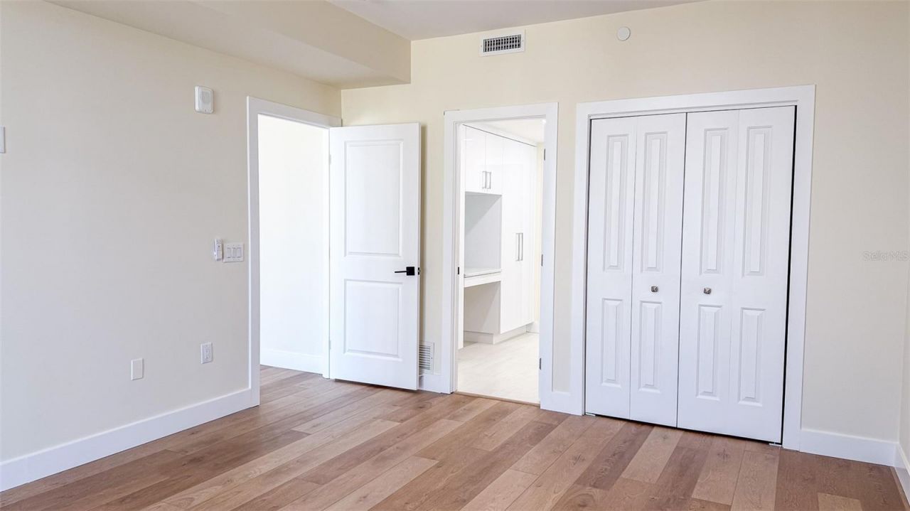 1 Beach Drive Se, Unit 2512, Saint Petersburg, FL 33701 Photo