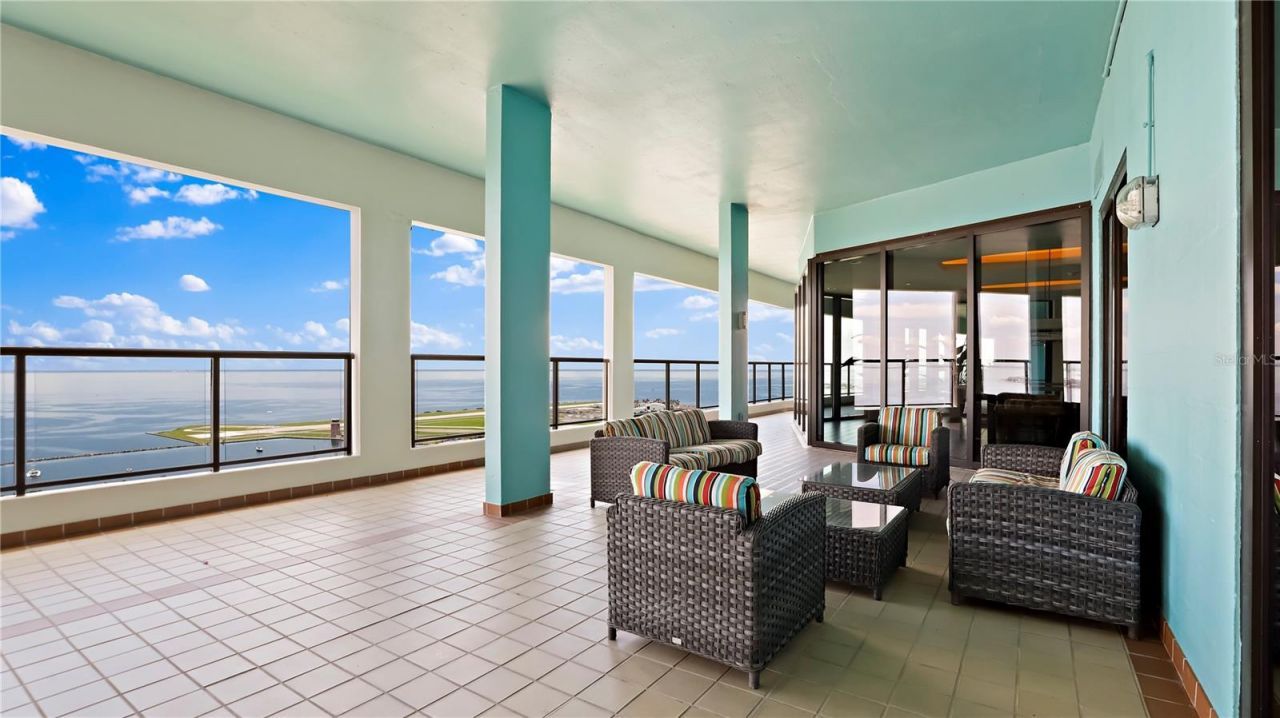 1 Beach Drive Se, Unit 2512, Saint Petersburg, FL 33701 Photo