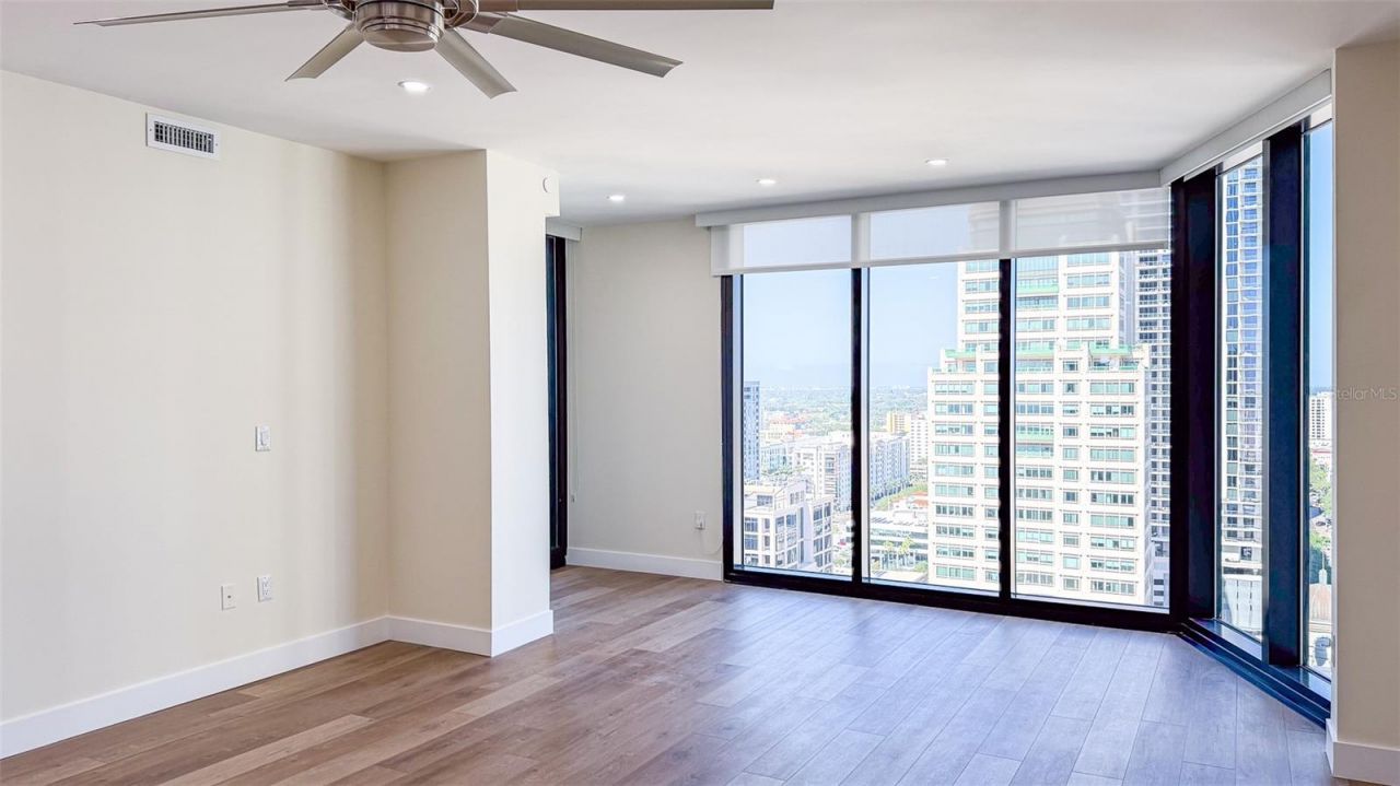1 Beach Drive Se, Unit 2512, Saint Petersburg, FL 33701 Photo