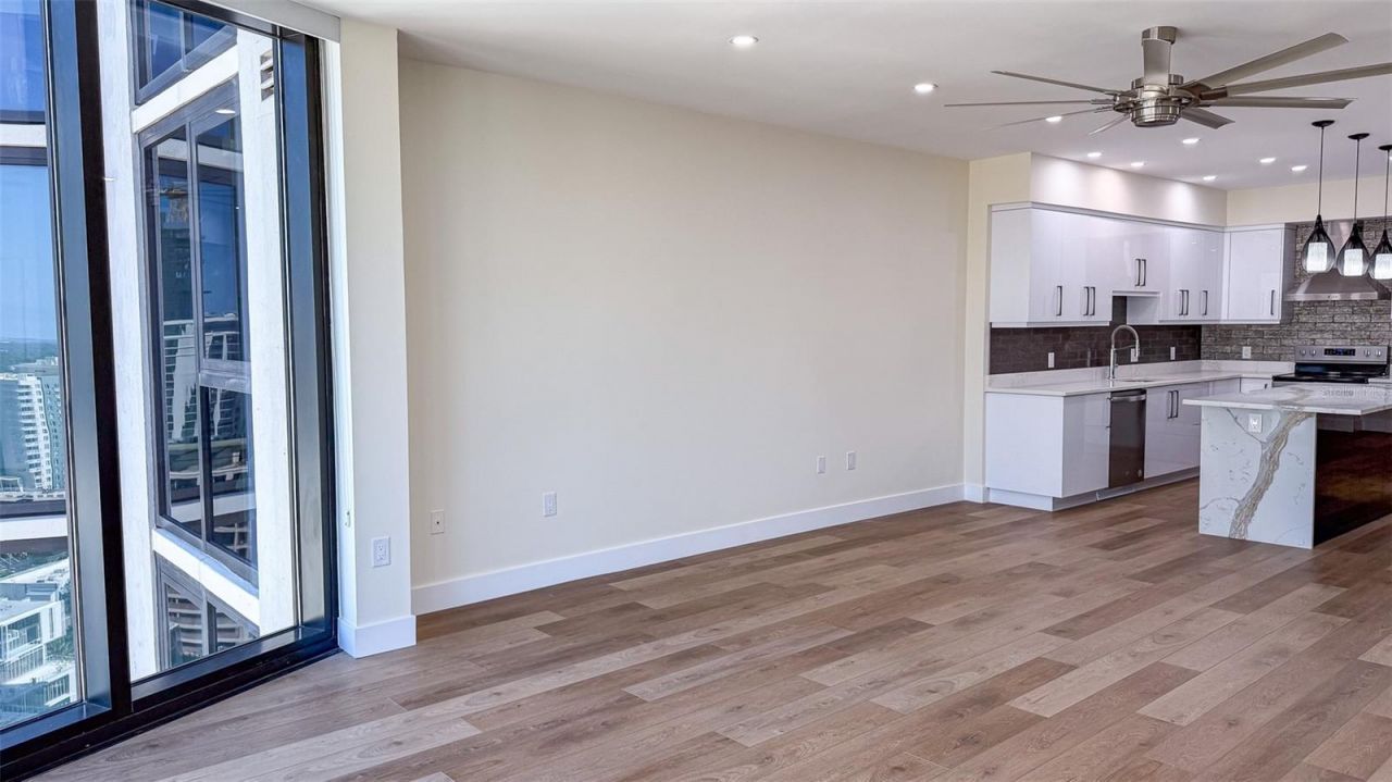 1 Beach Drive Se, Unit 2512, Saint Petersburg, FL 33701 Photo