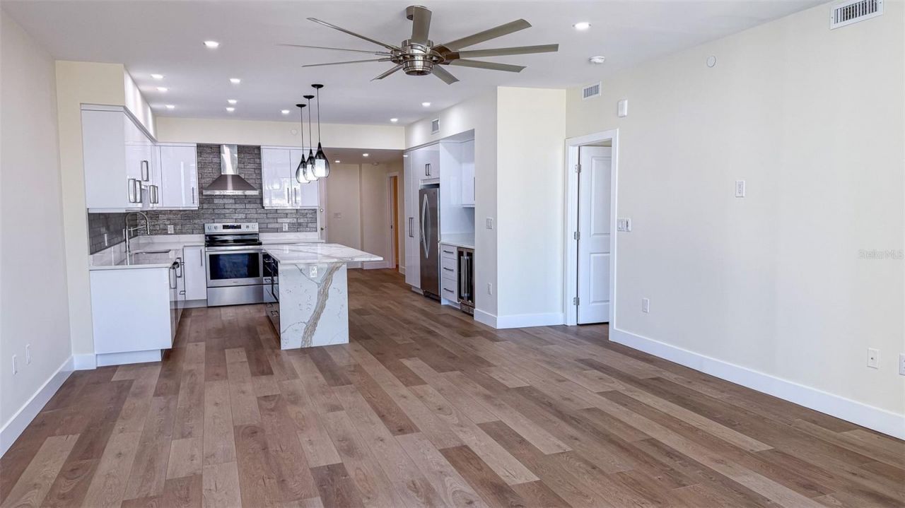 1 Beach Drive Se, Unit 2512, Saint Petersburg, FL 33701 Photo
