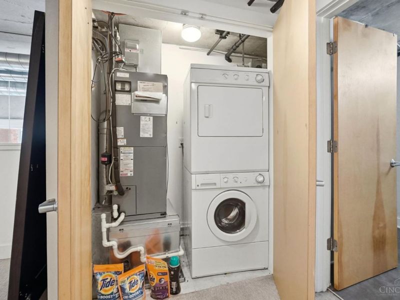 353 W Fourth Street, Cincinnati, OH 45202 Photo 28