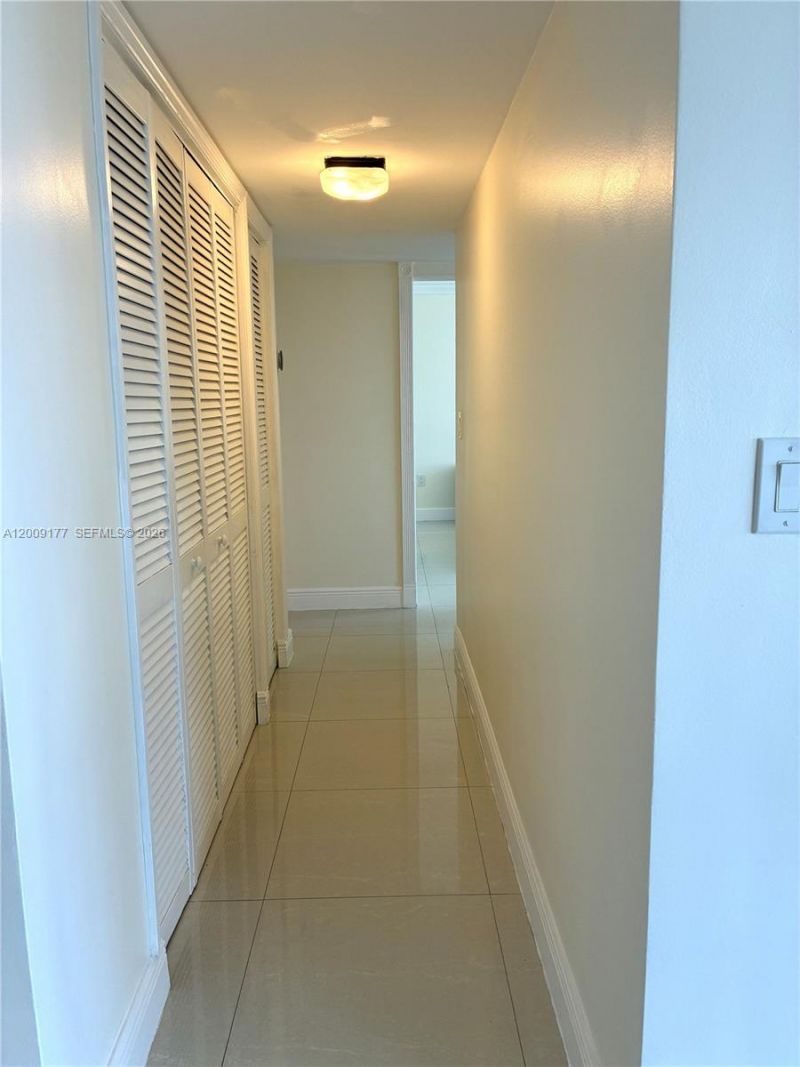2500 NE 135th St , Unit C1011, North Miami, FL 33181 Photo