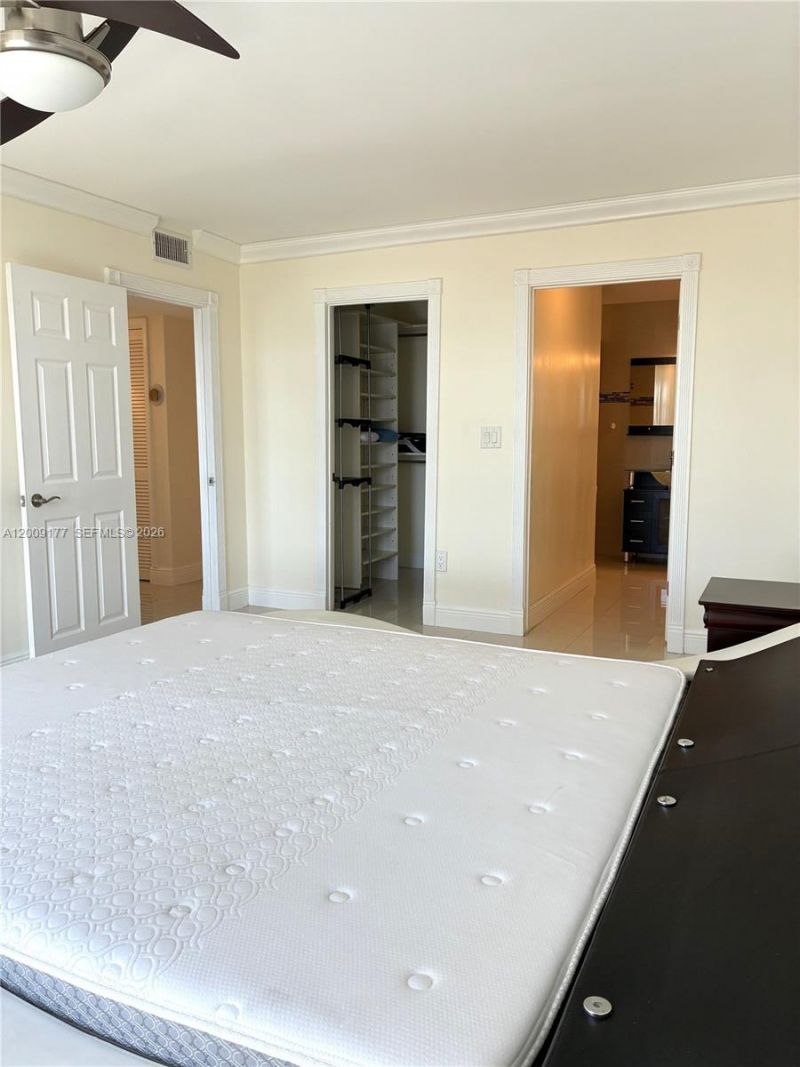 2500 NE 135th St , Unit C1011, North Miami, FL 33181 Photo