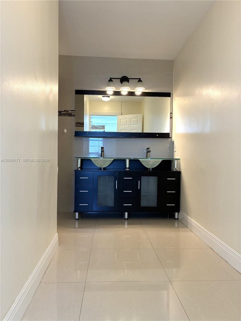 2500 NE 135th St , Unit C1011, North Miami, FL 33181 Photo