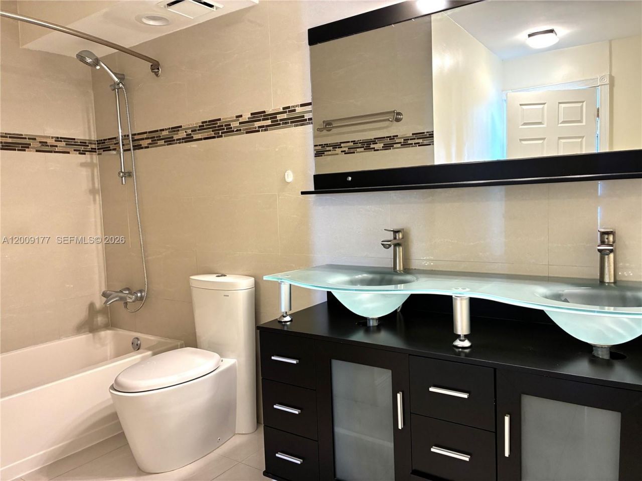 2500 NE 135th St , Unit C1011, North Miami, FL 33181 Photo